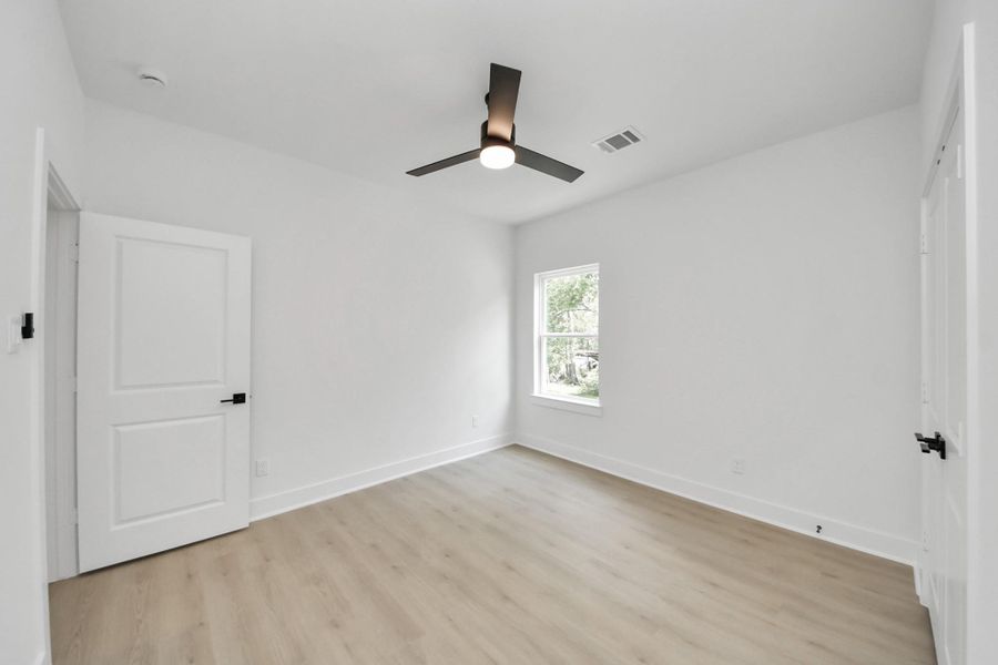 Spacious, unfurnished interior of a new home in , Houston (Image 19).