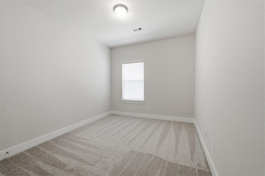 Spacious, unfurnished interior of a new home in Bay Creek, Baytown (Image 23).