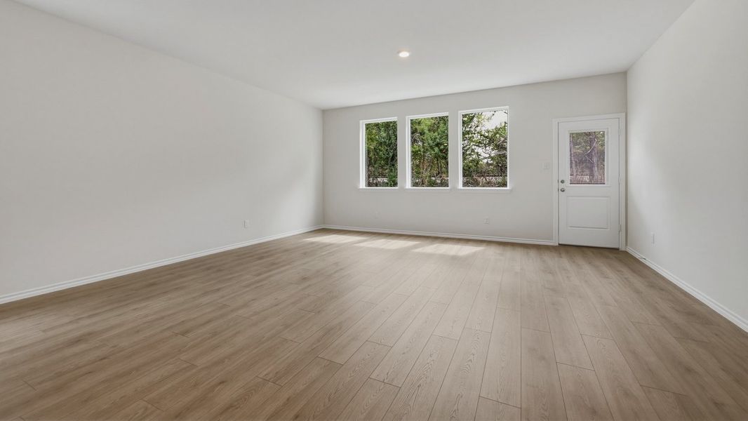 Spacious, unfurnished interior of a new home in Stonewood, Sulphur Springs (Image 7).