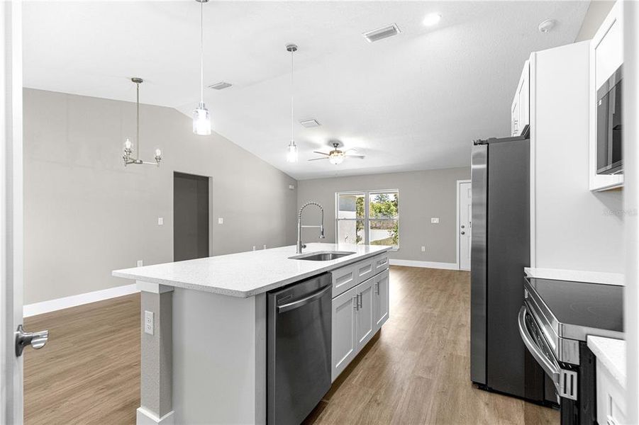 Furnished interior view inside a new home in , Ocklawaha (Image 7).