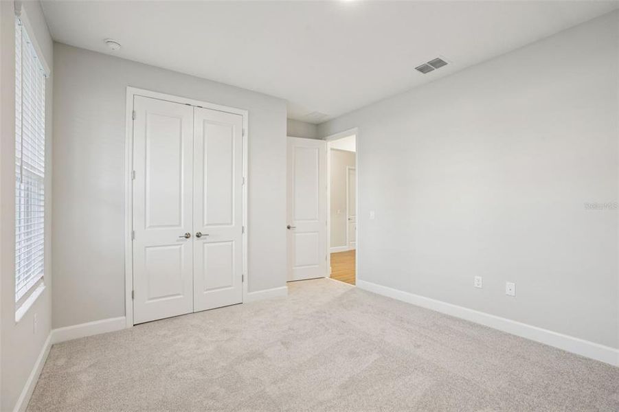 Spacious, unfurnished interior of a new home in Hawk's Overlook, Oviedo (Image 40).