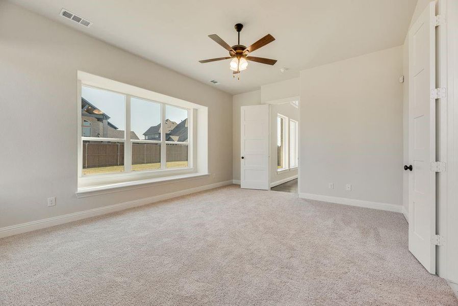 Spacious, unfurnished interior of a new home in Dominion of Pleasant Valley, Wylie (Image 17).