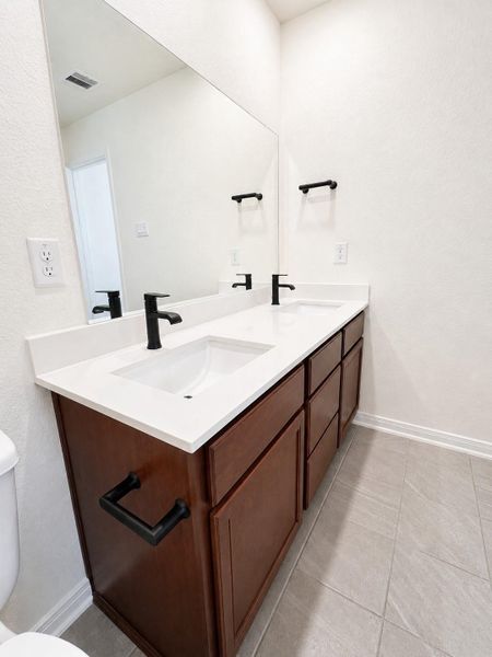 Furnished interior view inside a new home in , Texas City (Image 6).