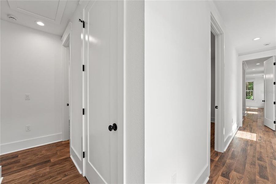 Spacious, unfurnished interior of a new home in , Tampa (Image 43).