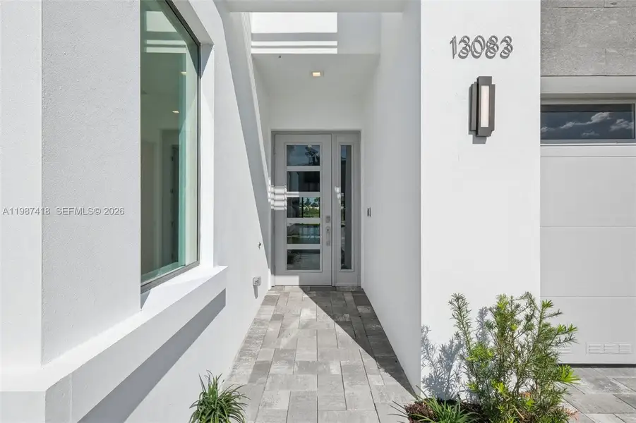 Exterior details and patio area of a home in , Palm Beach Gardens (Image 3). Exterior details and patio area of a home in , Palm Beach Gardens (Image 3).
