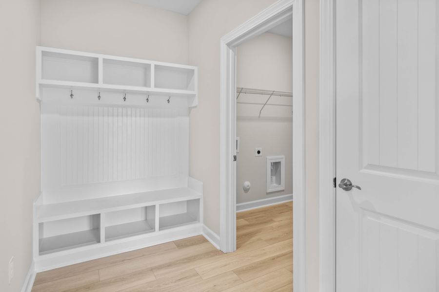 Spacious, unfurnished interior of a new home in Coastal Club of the Carolinas, Calabash (Image 12).