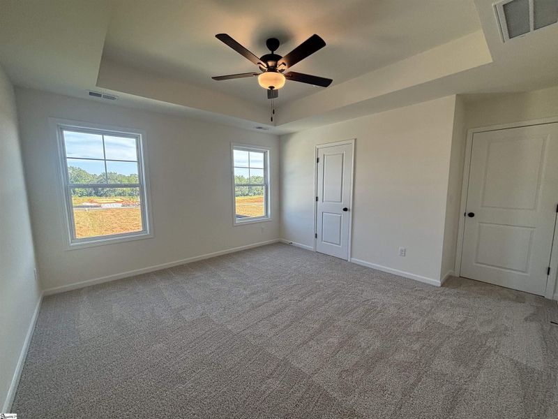Spacious, unfurnished interior of a new home in Halton Oaks, Spartanburg (Image 16).