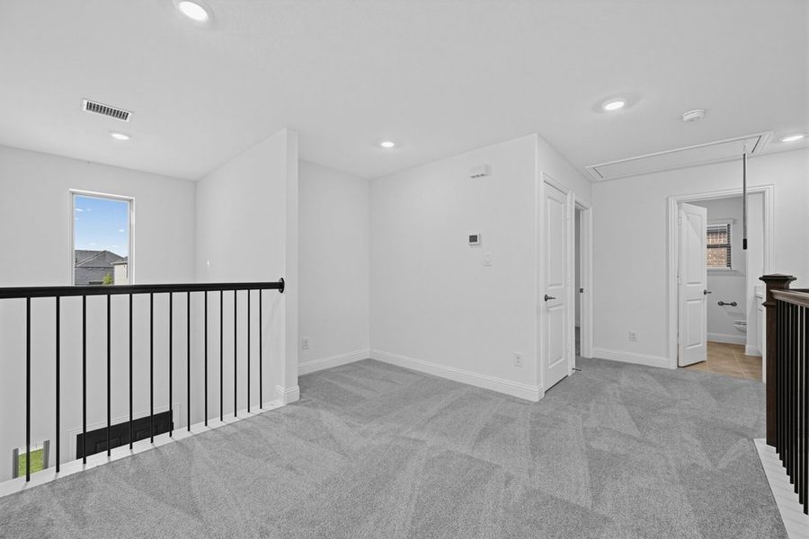 Spacious, unfurnished interior of a new home in The Ridge at Northlake, Northlake (Image 28). Spacious, unfurnished interior of a new home in The Ridge at Northlake, Northlake (Image 28).