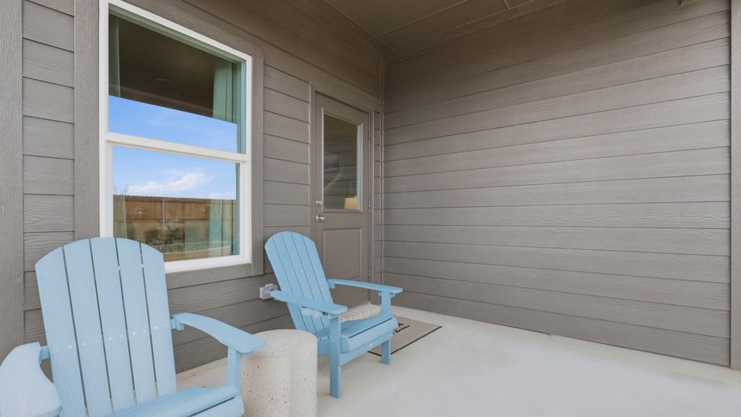 Exterior details and patio area of a home in Longhorn Estates, Fort Worth (Image 2).