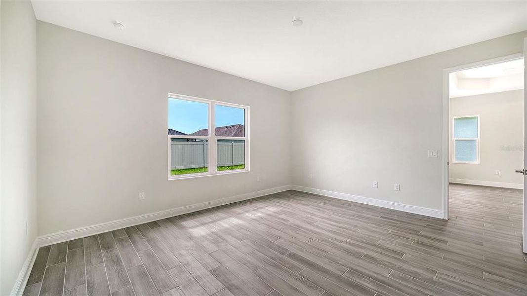 Spacious, unfurnished interior of a new home in Canoe Creek, Parrish (Image 39).