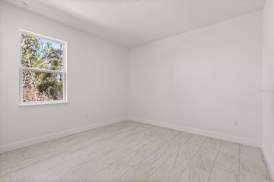 Spacious, unfurnished interior of a new home in , Citrus Springs (Image 22).
