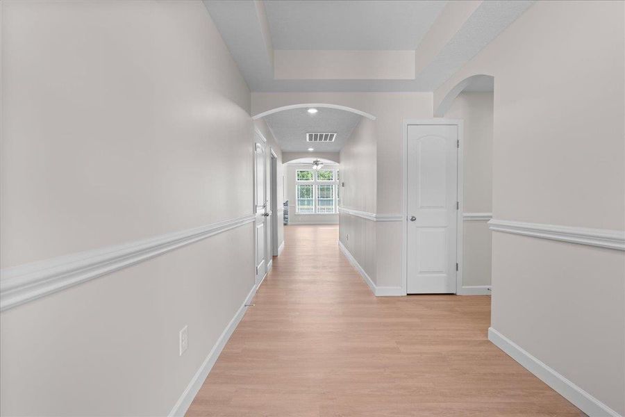 Spacious, unfurnished interior of a new home in Fall Creek, Inman (Image 9).