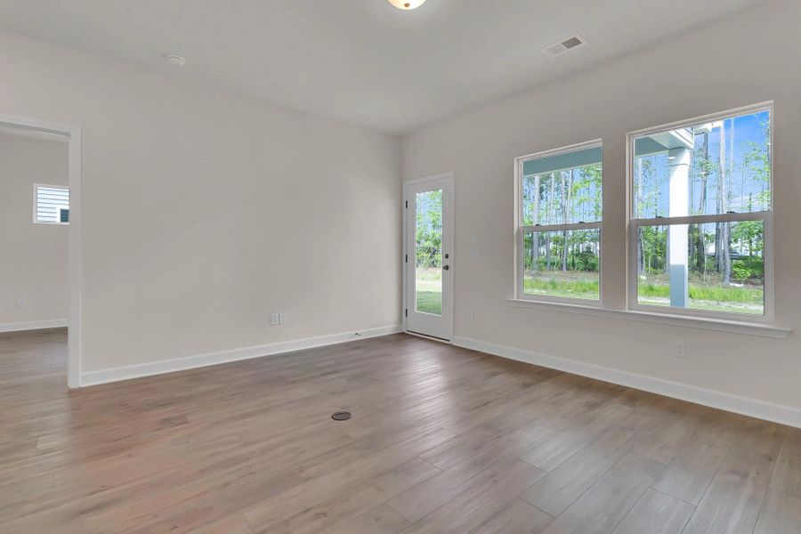 Similar Palmetto floorplan with Artisan Collection - Features and finishes may vary