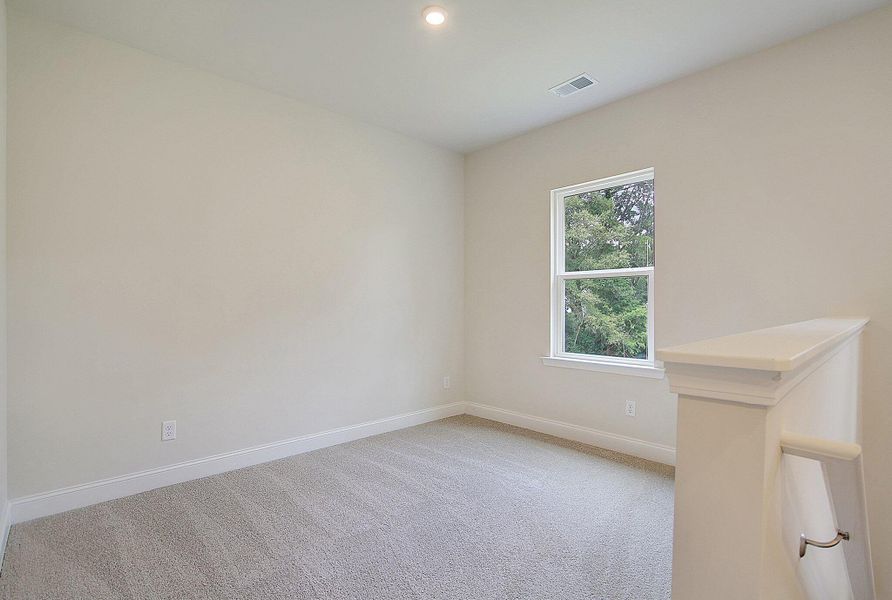 Spacious, unfurnished interior of a new home in Founder's Park, Lincolnville (Image 27).