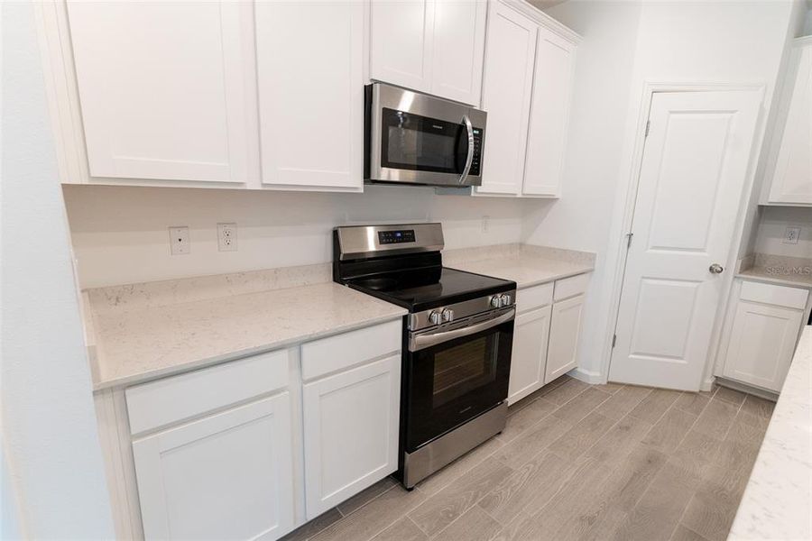 Furnished interior view inside a new home in , Ocala (Image 10).