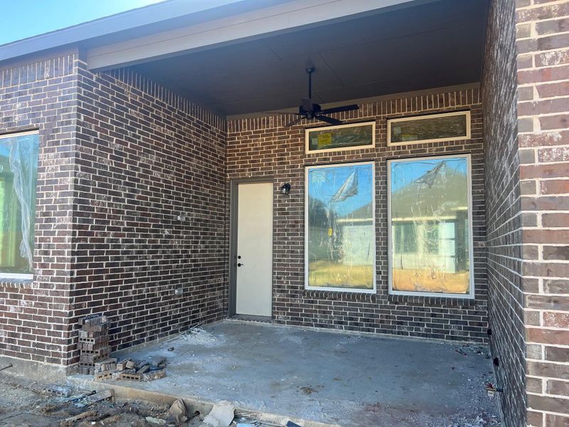 Exterior details and patio area of a home in Wood Leaf Reserve, Tomball (Image 3). Exterior details and patio area of a home in Wood Leaf Reserve, Tomball (Image 3).