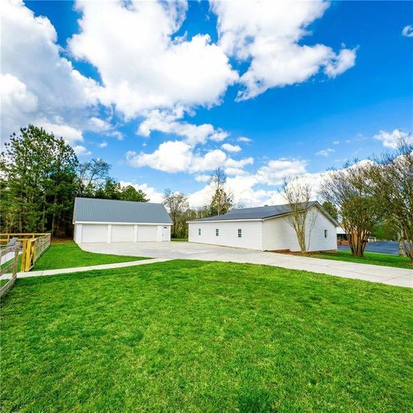Exterior details and patio area of a home in , Resaca (Image 35).