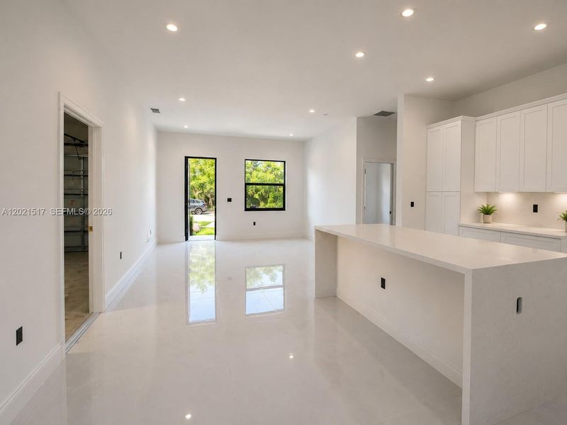 KITCHEN / LIVING / DINING KITCHEN / LIVING / DINING