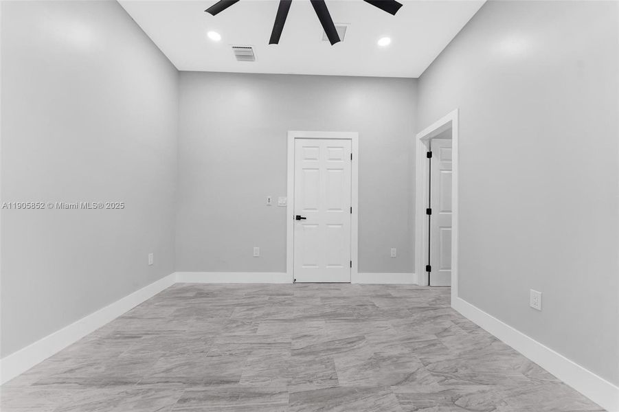 Spacious, unfurnished interior of a new home in , Miami (Image 90).