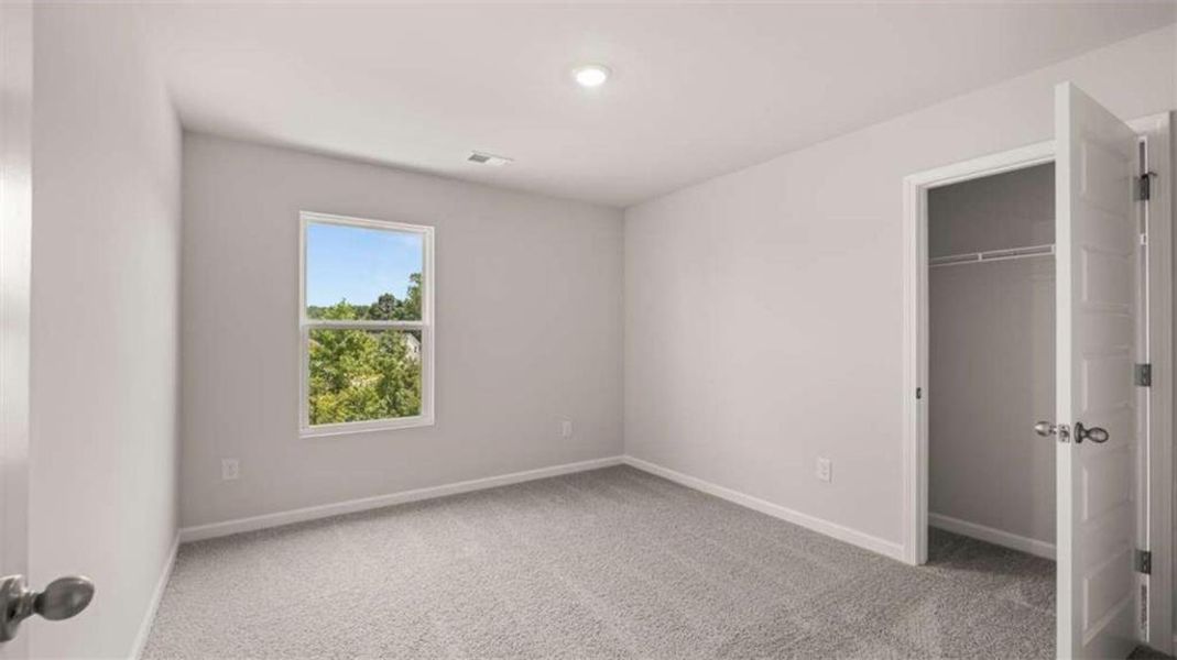 Spacious, unfurnished interior of a new home in Poplar Preserve, Newnan (Image 18).
