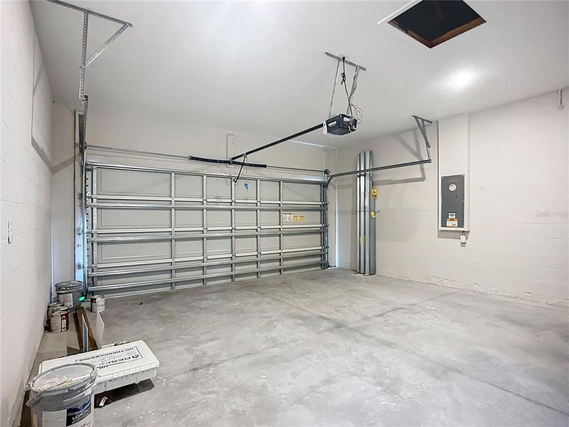 Spacious, unfurnished interior of a new home in , North Port (Image 24).