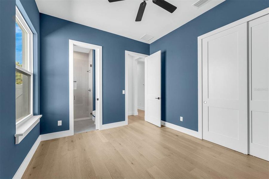 Spacious, unfurnished interior of a new home in , Orlando (Image 22).