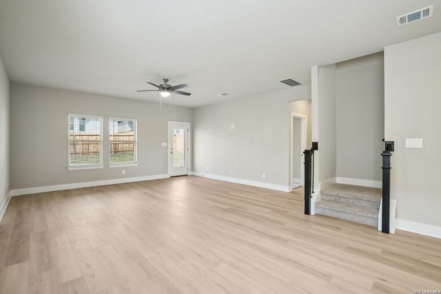 Spacious, unfurnished interior of a new home in Lark Canyon, New Braunfels (Image 34).