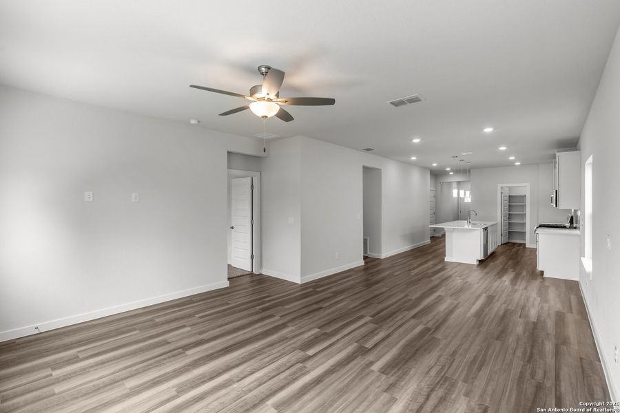 Spacious, unfurnished interior of a new home in August Fields, New Braunfels (Image 13).