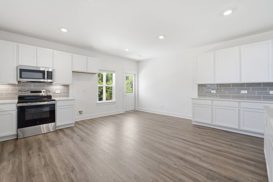 Spacious, unfurnished interior of a new home in Brush Creek, Fairview (Image 60). Spacious, unfurnished interior of a new home in Brush Creek, Fairview (Image 60).