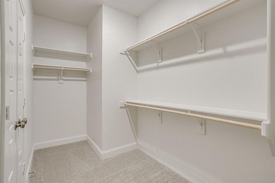 Spacious, unfurnished interior of a new home in Knight's Landing on Eden Road, Arlington (Image 32).