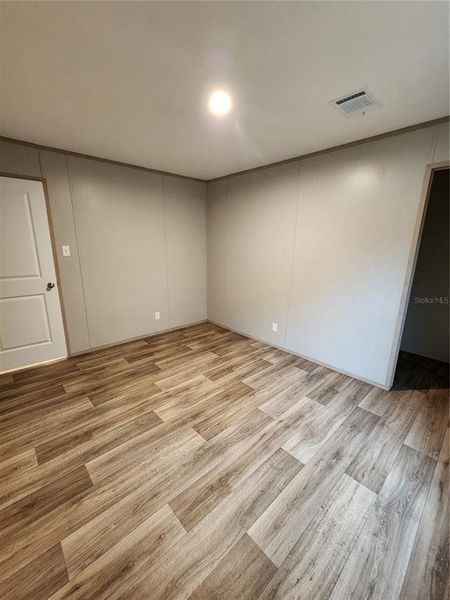 Spacious, unfurnished interior of a new home in , Dunnellon (Image 22).