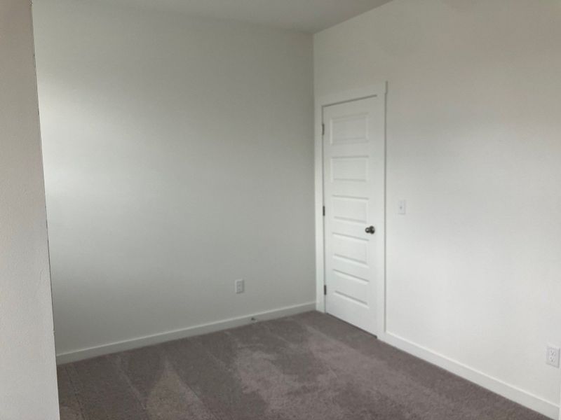 Spacious, unfurnished interior of a new home in Calista Farms, White House (Image 8).