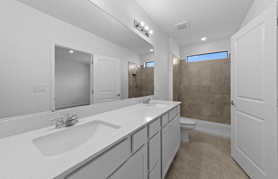 Furnished interior view inside a new home in Caloosa Cove, Labelle (Image 9).