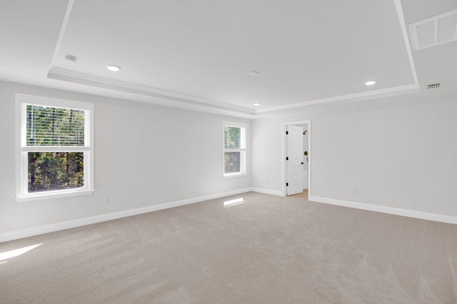 Spacious, unfurnished interior of a new home in Oakleaf Chase, Blythewood (Image 18).