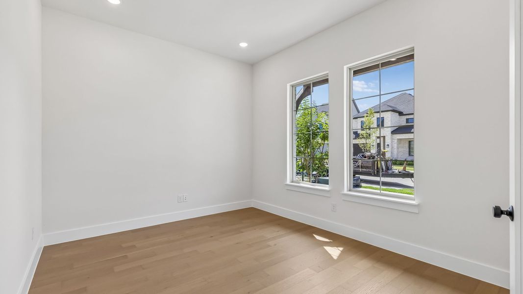 Spacious, unfurnished interior of a new home in Painted Tree 50' Series, McKinney (Image 19).