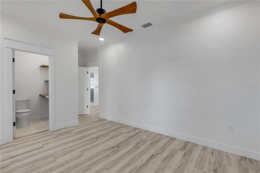 Spacious, unfurnished interior of a new home in , New Smyrna Beach (Image 29).