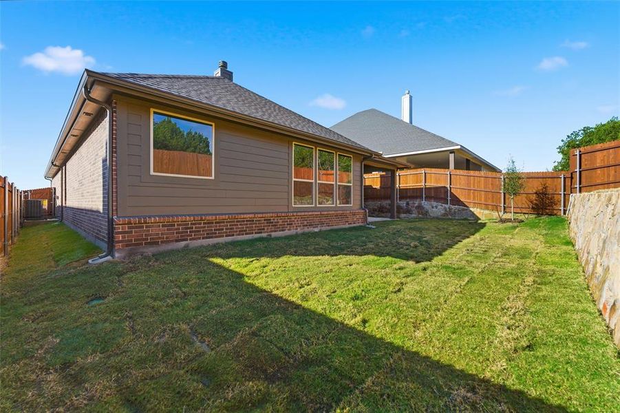 Exterior details and patio area of a home in Waterford Park, Weatherford (Image 28). Exterior details and patio area of a home in Waterford Park, Weatherford (Image 28).