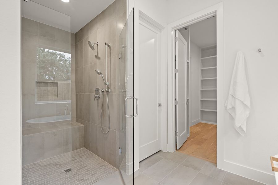 Furnished interior view inside a new home in , Dallas (Image 28).