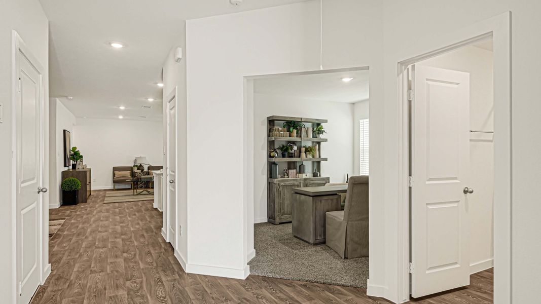 Furnished interior view inside a new home in Holly Ridge, Rosenberg (Image 4).