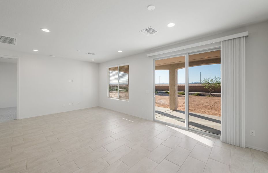 Spacious, unfurnished interior of a new home in Sun City Festival, Buckeye (Image 18).