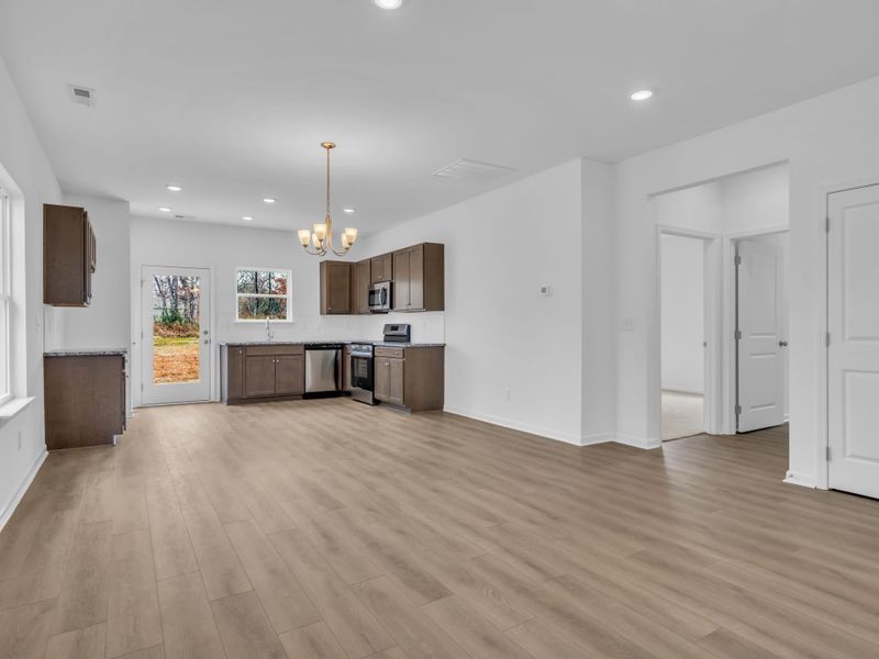 Image 29 of a home in Cantigny Park.