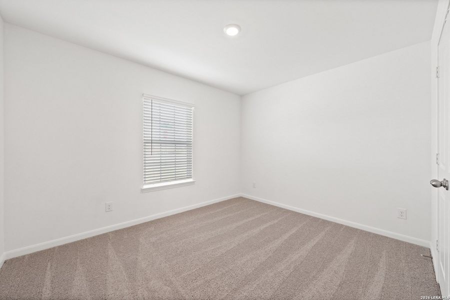 Spacious, unfurnished interior of a new home in Rosewood Estates, Lytle (Image 13).
