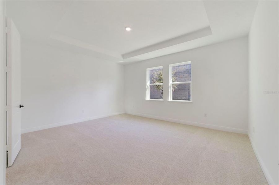 Spacious, unfurnished interior of a new home in Vintner Reserve, Clermont (Image 21).