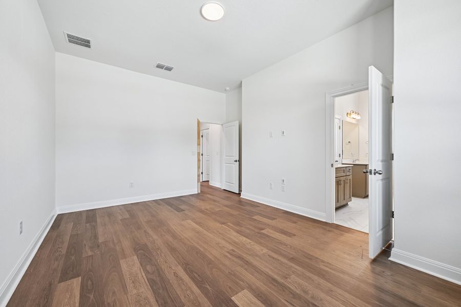 Spacious, unfurnished interior of a new home in Sage Hollow, Kyle (Image 15). Spacious, unfurnished interior of a new home in Sage Hollow, Kyle (Image 15).