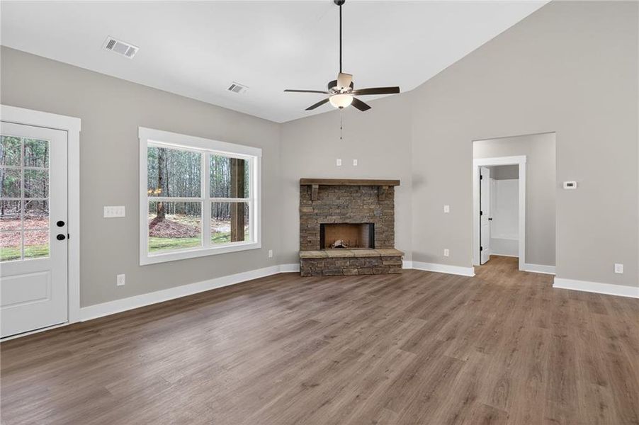 Spacious, unfurnished interior of a new home in , Taylorsville (Image 20).