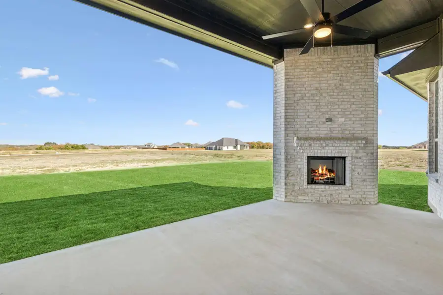 Exterior details and patio area of a home in Lakeway Estates, Waxahachie (Image 4). Exterior details and patio area of a home in Lakeway Estates, Waxahachie (Image 4).