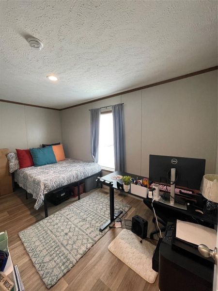 Furnished interior view inside a new home in , Tomball (Image 14).