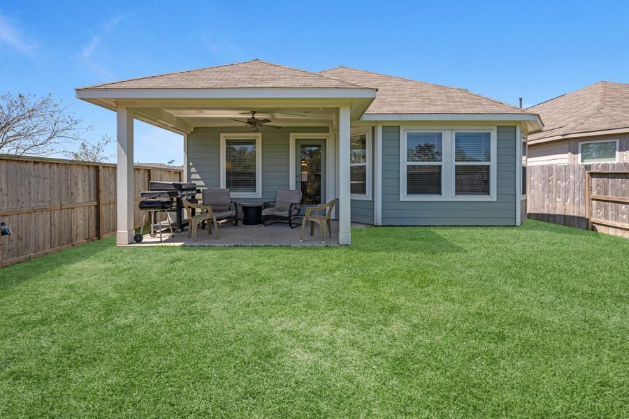 Exterior details and patio area of a home in Moran Ranch, Willis (Image 3).