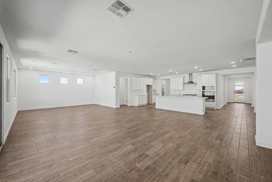 Spacious, unfurnished interior of a new home in Miravida, Surprise (Image 10). Spacious, unfurnished interior of a new home in Miravida, Surprise (Image 10).