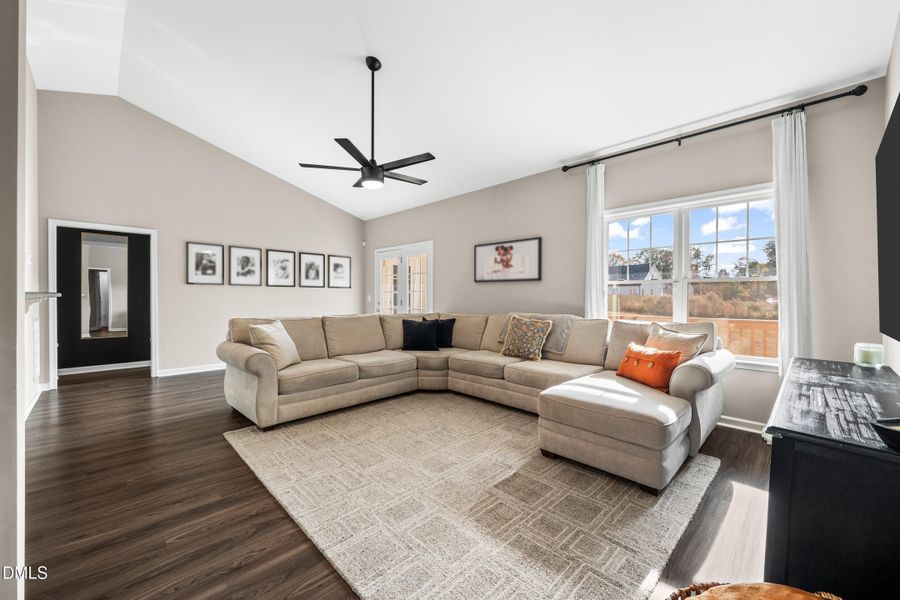 6 -4716 lord james pl, interior 6 -4716 lord james pl, interior